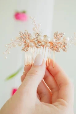 Andi Abigail Comb