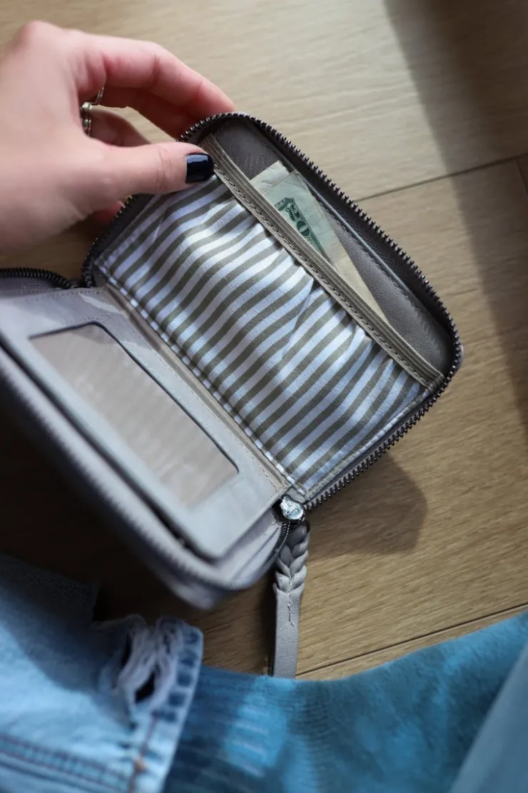 Andi Card Wallet in Concrete