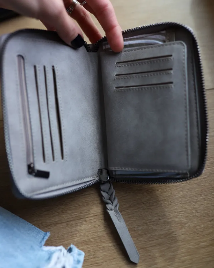 Andi Card Wallet in Concrete