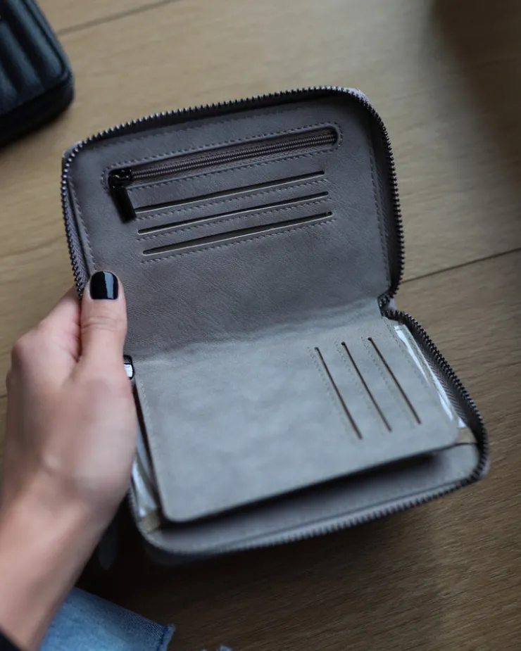 Andi Card Wallet in Concrete