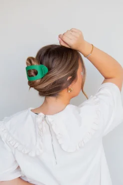 Andi Circle Cutout Flat Claw Clip