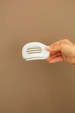 Andi Circle Cutout Flat Claw Clip