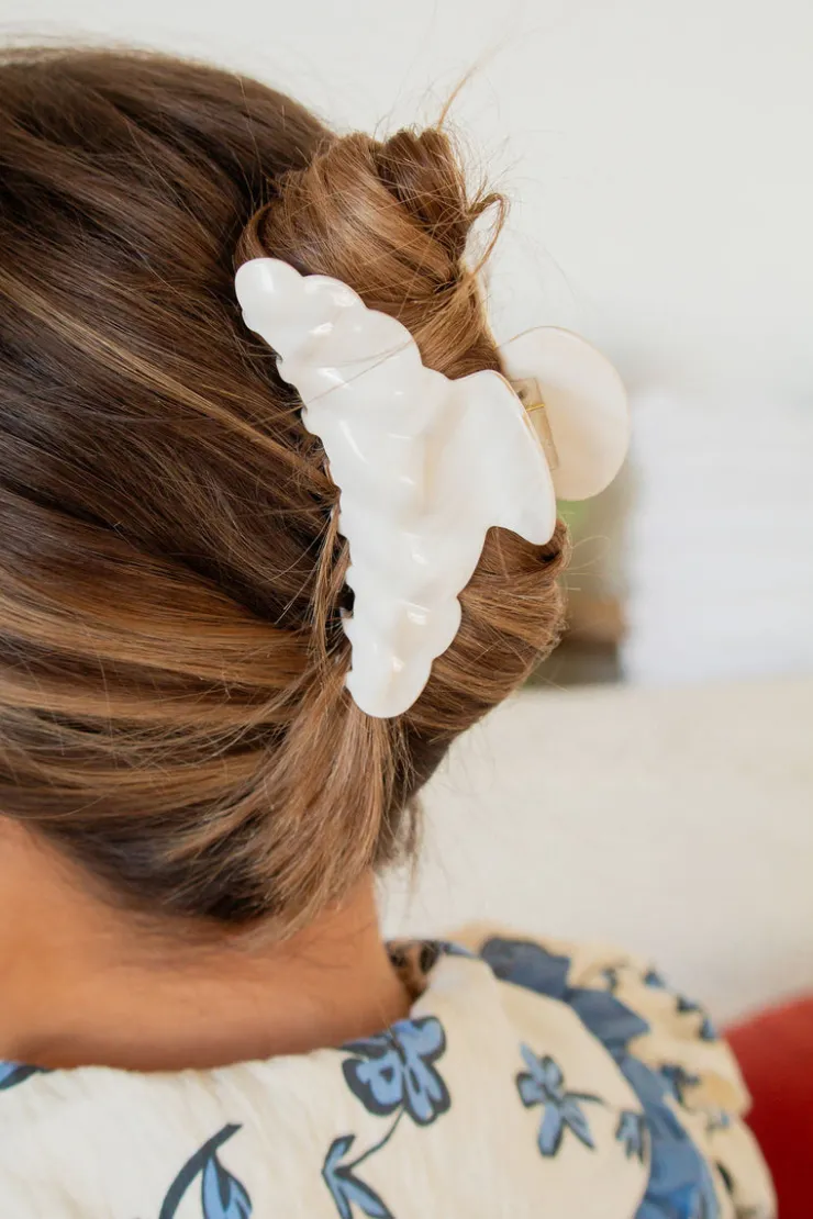 Andi Cream Rippled Claw Clip
