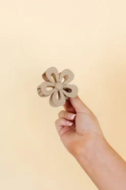 Andi Cutout Flower Claw Clip