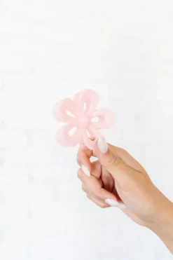 Andi Cutout Flower Claw Clip