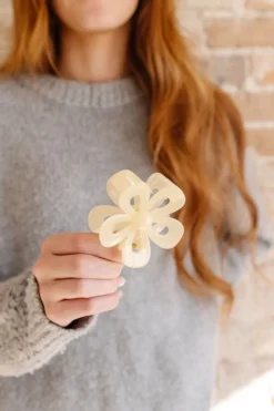 Andi Cutout Flower Claw Clip