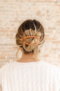 Andi Cutout Oval Clip