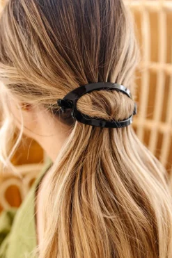 Andi Cutout Oval Clip