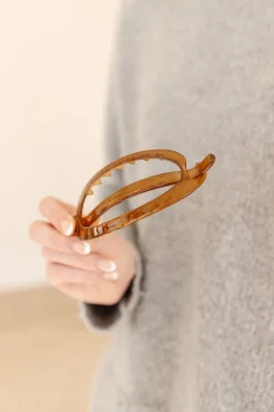 Andi Cutout Oval Clip
