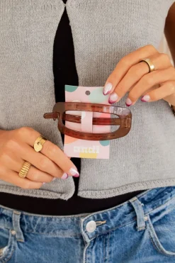 Andi Cutout Rectangle Clip
