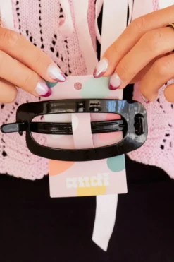 Andi Cutout Rectangle Clip