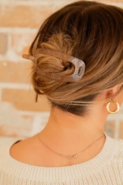 Andi Cutout Rectangle Clip