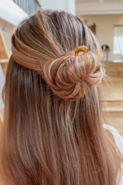 Andi Delicate Gold U-Shape Pin