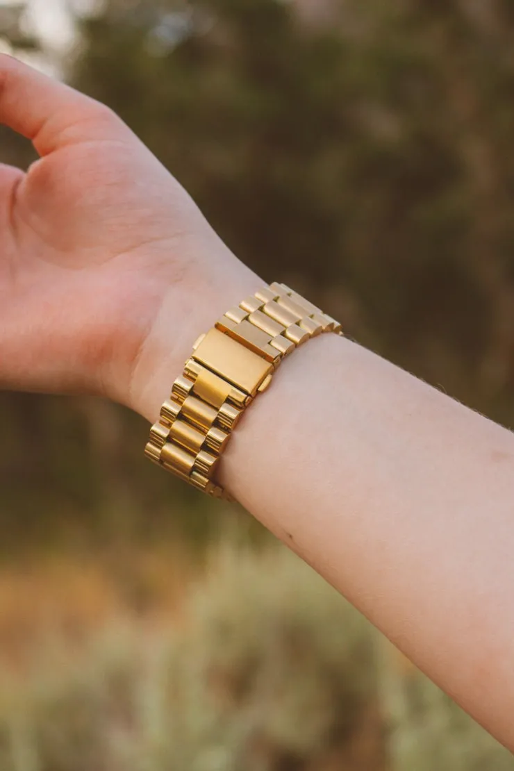 Andi Essential Gold Apple Watch Band