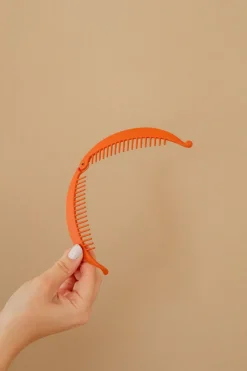 Andi Flat Banana Clip