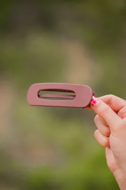 Andi Flat Matte Claw Clip