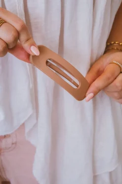 Andi Flat Matte Claw Clip