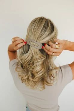 Andi Flat Matte Claw Clip