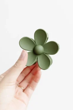 Andi Flower Claw Clip