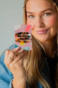 Andi GRWM Tortoise Clips