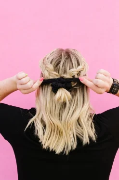 Andi Hexagon Athletic Scrunchie in Black