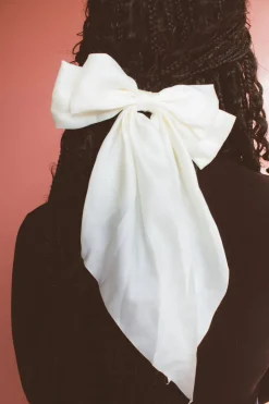 Andi Kayla Bow Clip