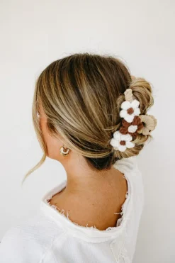 Andi Knitted Petals Claw Clip