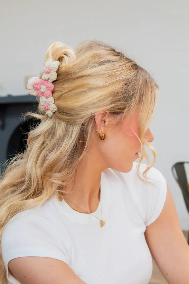 Andi Knitted Petals Claw Clip