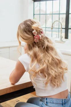 Andi Knitted Petals Claw Clip