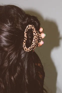 Andi Leopard Spots Claw Clip