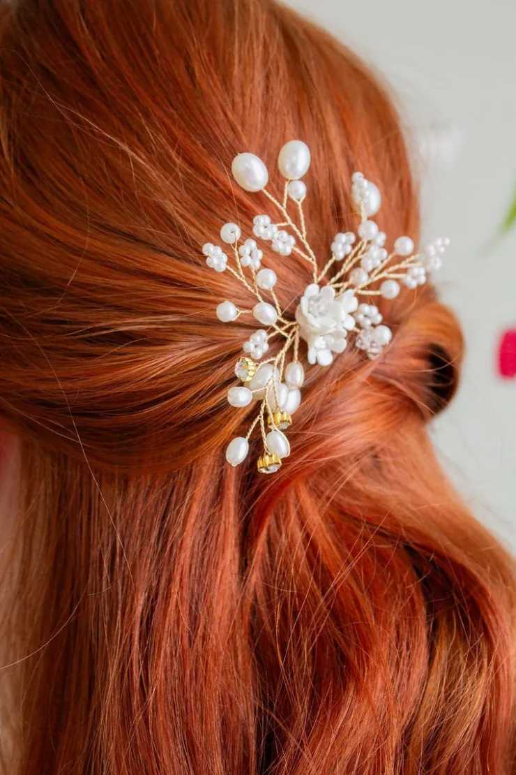 Andi Mila Pin In Gold