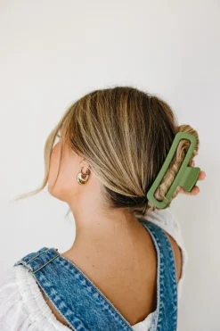 Andi Must Have Claw Clip