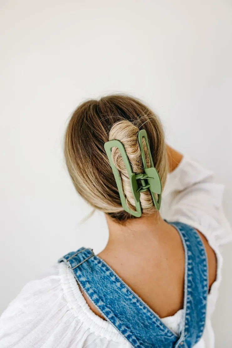 Andi Must Have Claw Clip