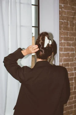 Andi Noir Claw Clip
