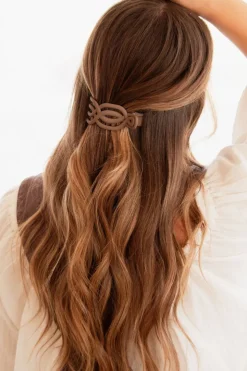 Andi Overlapping Flat Claw Clip