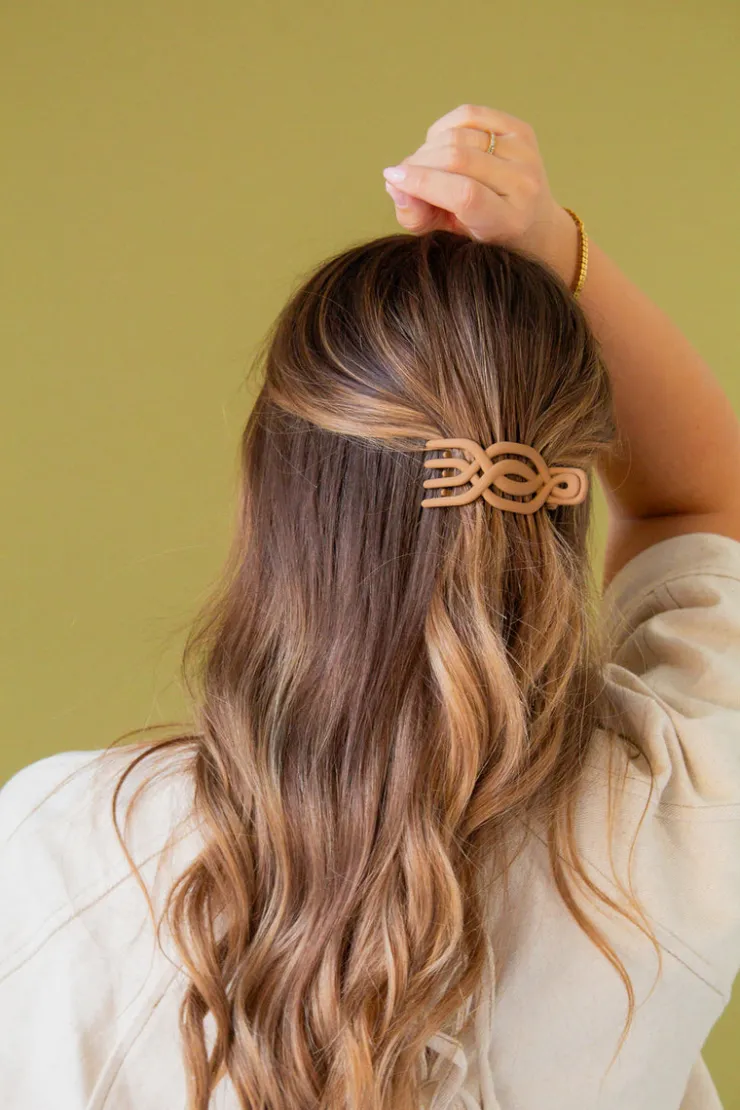 Andi Overlapping Flat Claw Clip