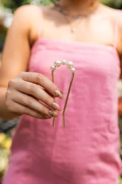 Andi Pearl Crown U-Shape Pin