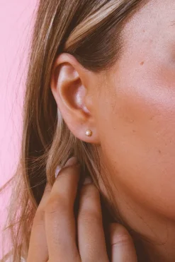 Andi Pearl Studs - Hypoallergenic