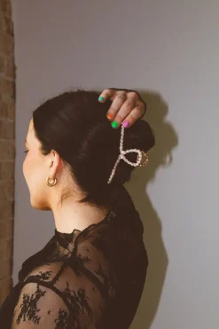 Andi Pearl Swirl Claw Clip
