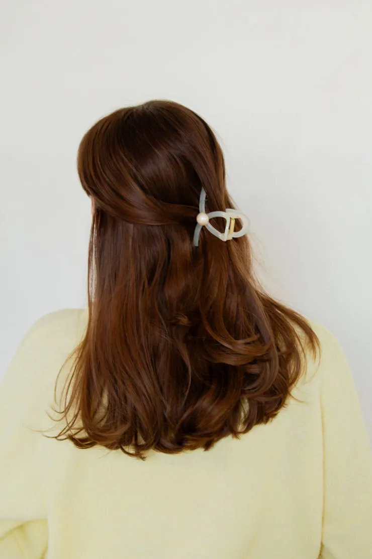 Andi Pearly Loop Claw Clip