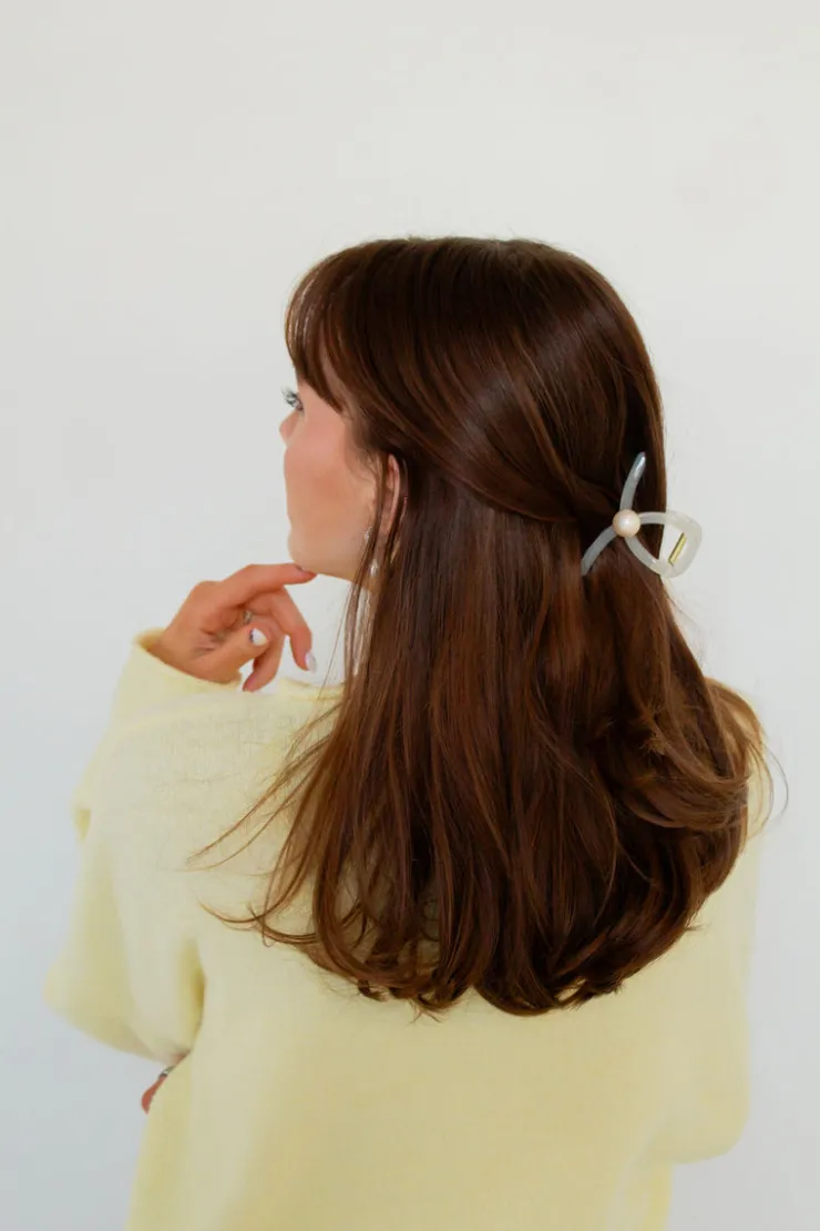 Andi Pearly Loop Claw Clip