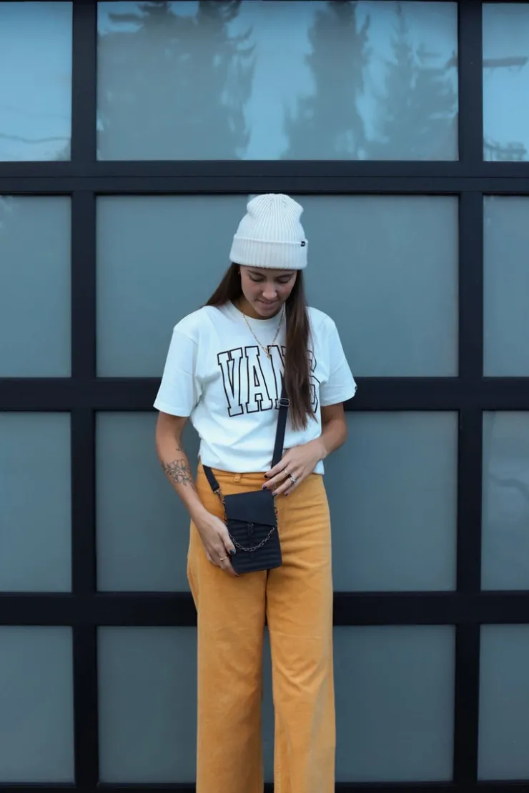 Andi Phone Bag in Matte Black