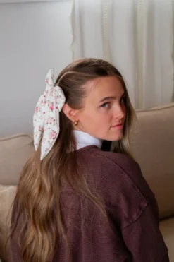 Andi Rosy Romance Bow Clip