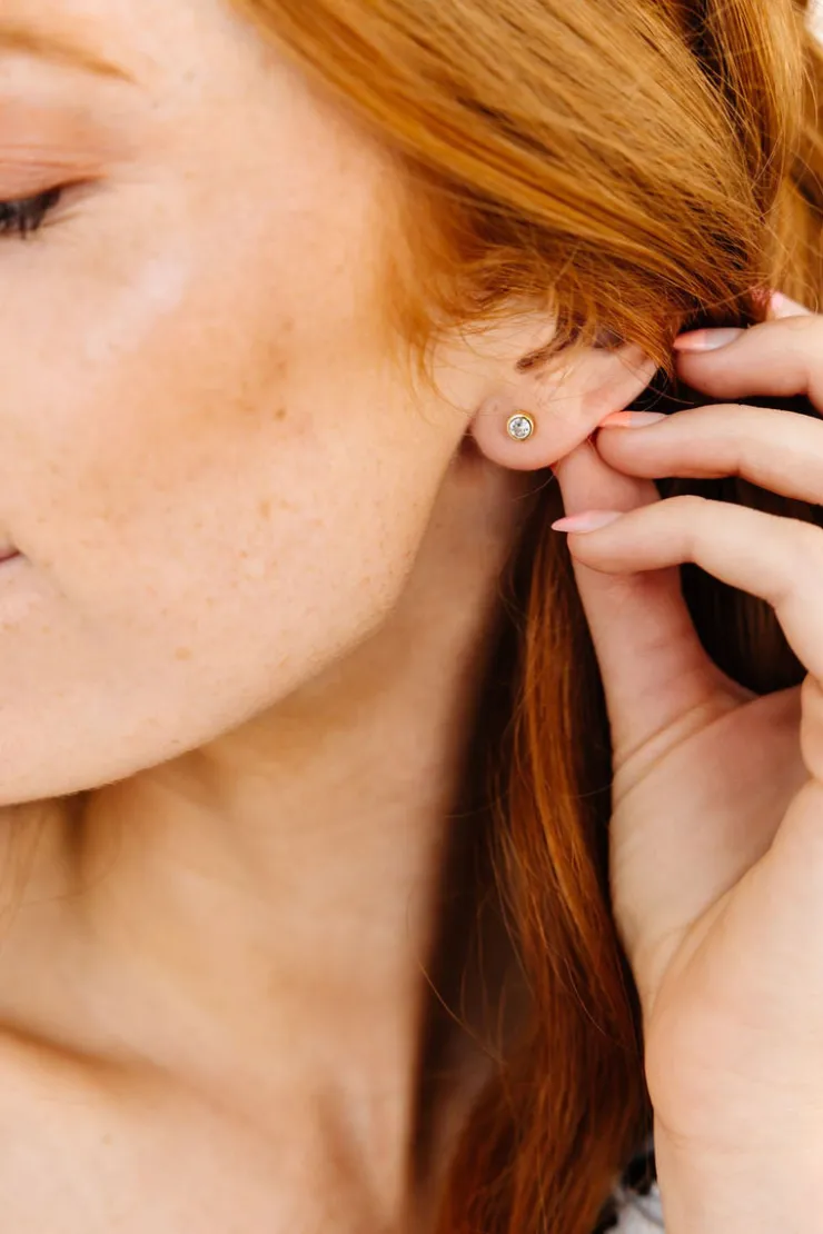 Andi Round Diamond Studs - Hypoallergenic - Multiple Colors