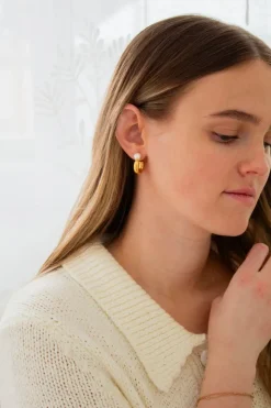 Andi Shiny Pearl Hoops