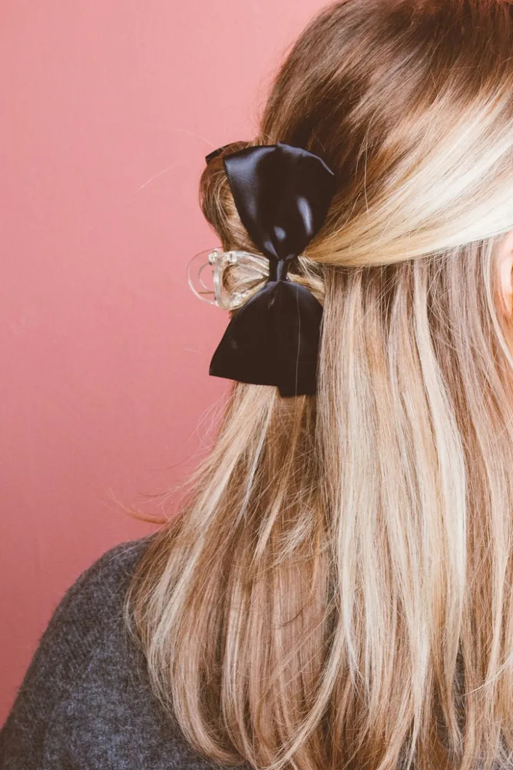 Andi Tieghan Bow Claw Clip