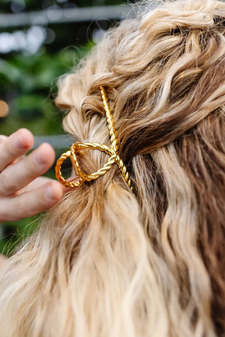 Andi Twisted Gold Claw Clip