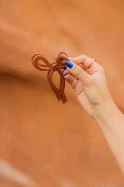 Andi Vintage Bow Claw Clip