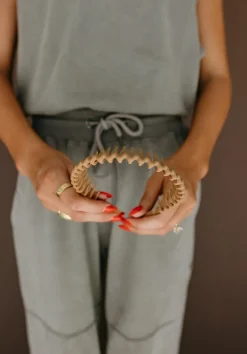 Andi Wavy Non-Slip Headband
