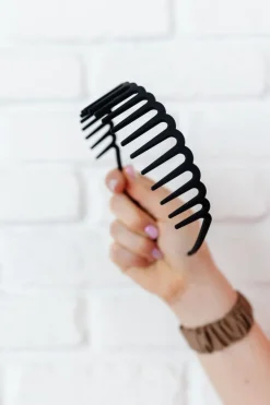 Andi Wide Tooth Hard Headband
